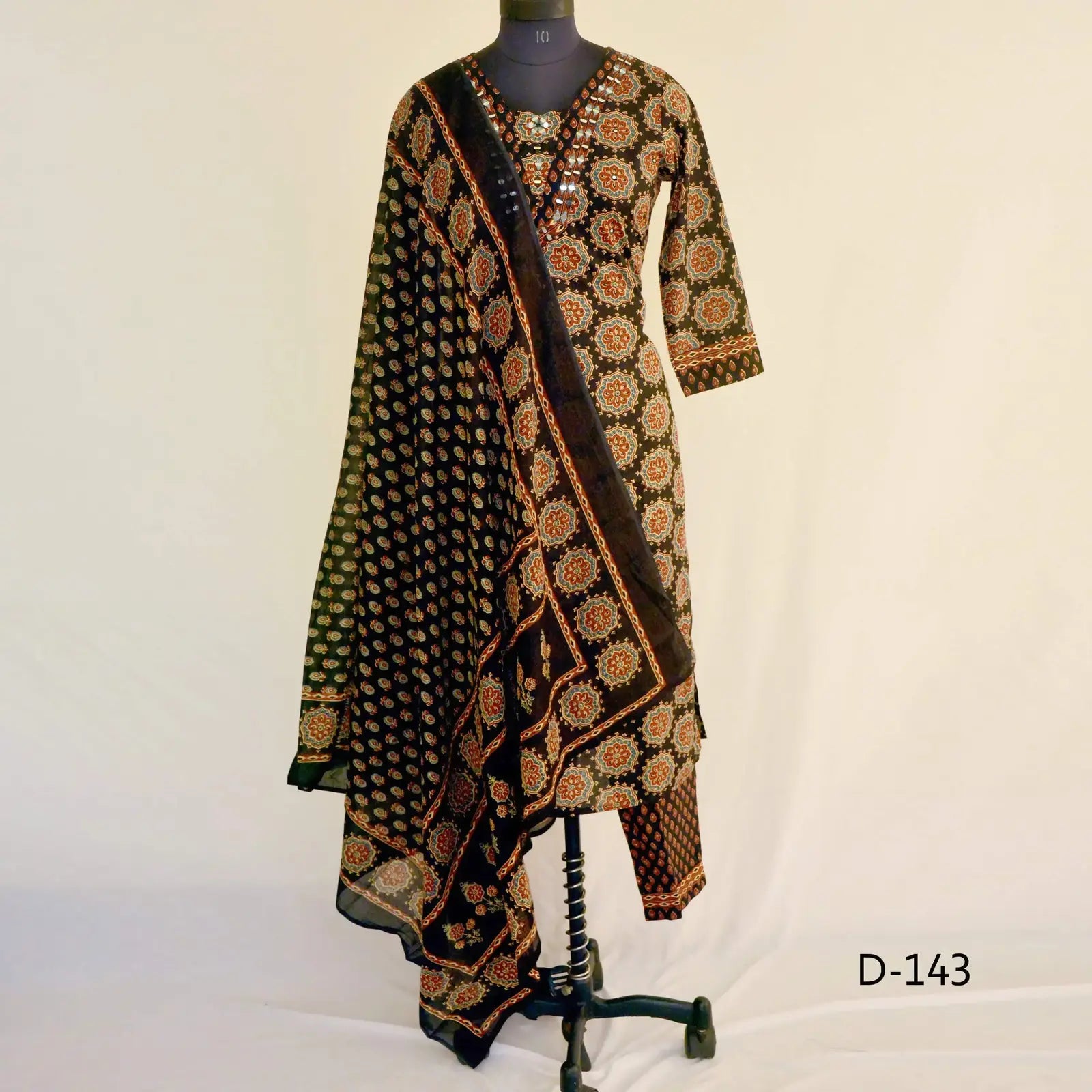 CraftEarth Women's Readymade Suit Set with Matching Dupatta K-D143