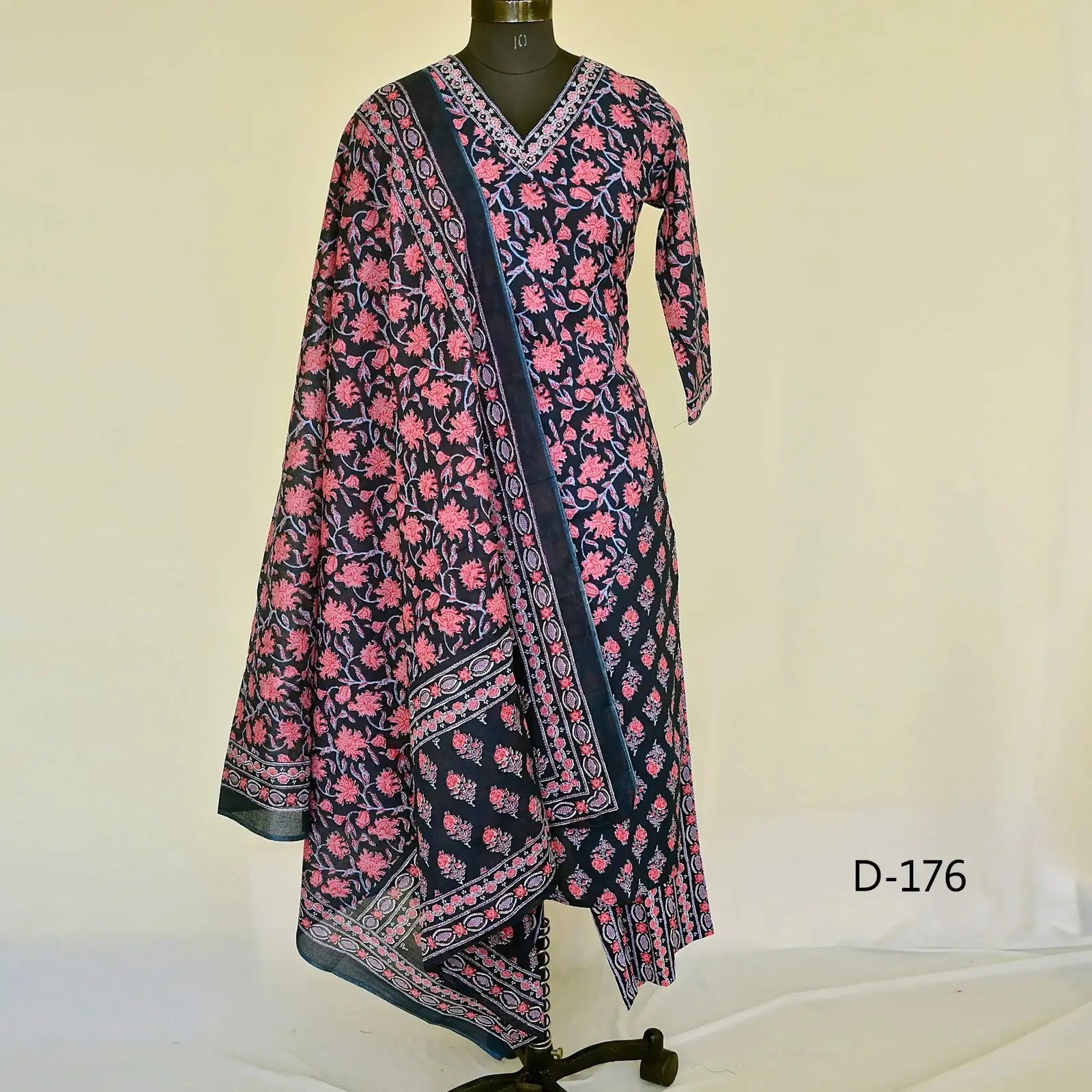 CraftEarth Women’s Navy Blue Cotton Pink floral Printed Suit Set with Dupatta K-D176