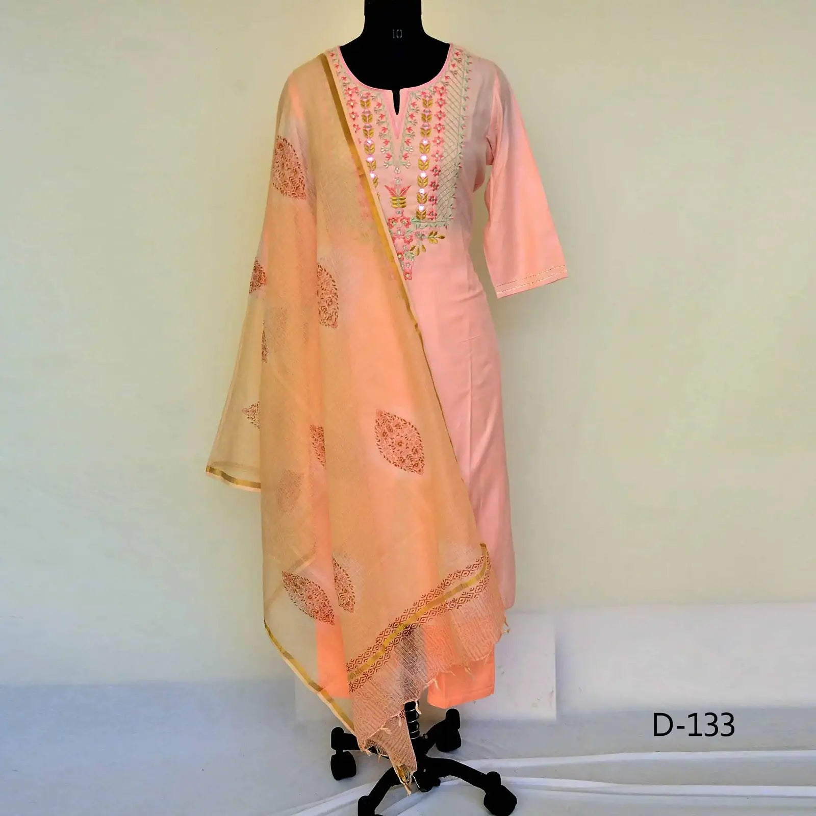 CraftEarth Peach Cotton Suit Set with Dupatta for Women K-D133