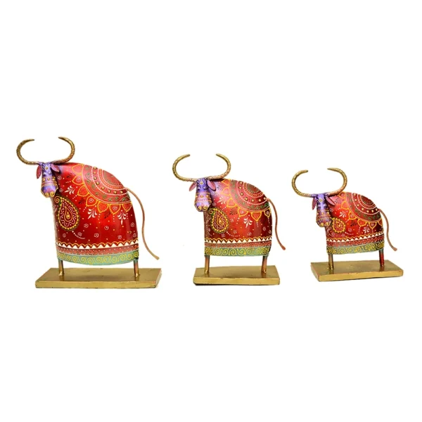 Handcrafted Decorative Bull Statues – Set of 3 – I-180 - Image 4