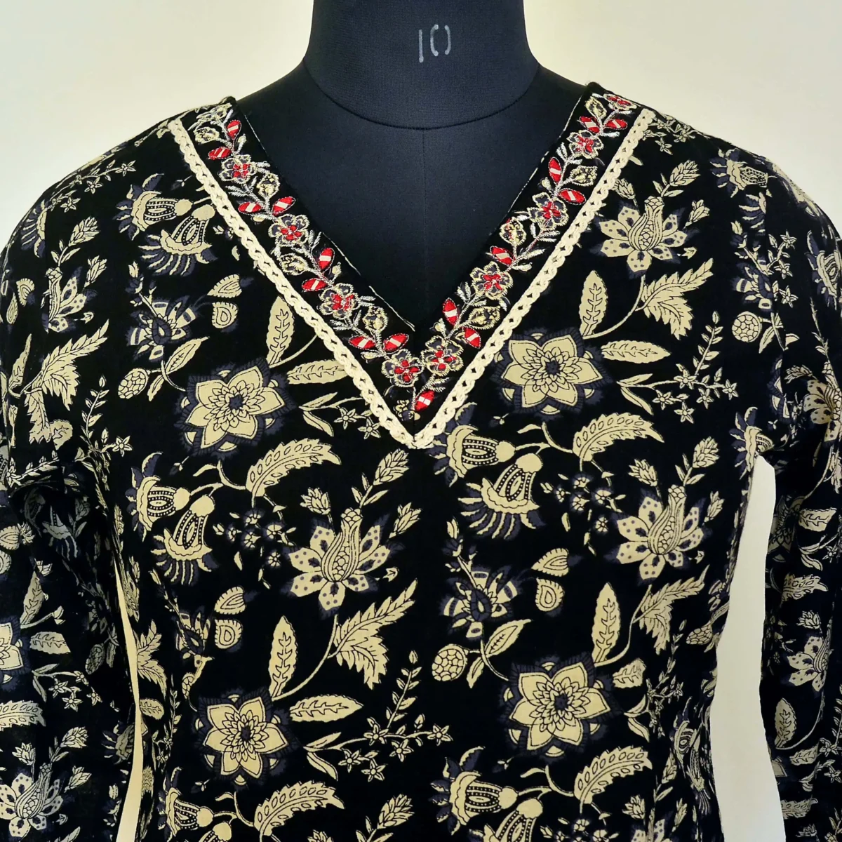 CraftEarth Women's Traditional Black Salwar Suit Set with Dupatta K-D134 - Image 2