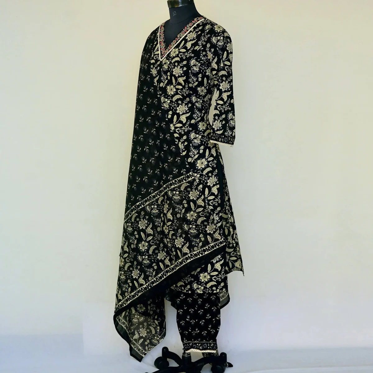 CraftEarth Women's Traditional Black Salwar Suit Set with Dupatta K-D134 - Image 4