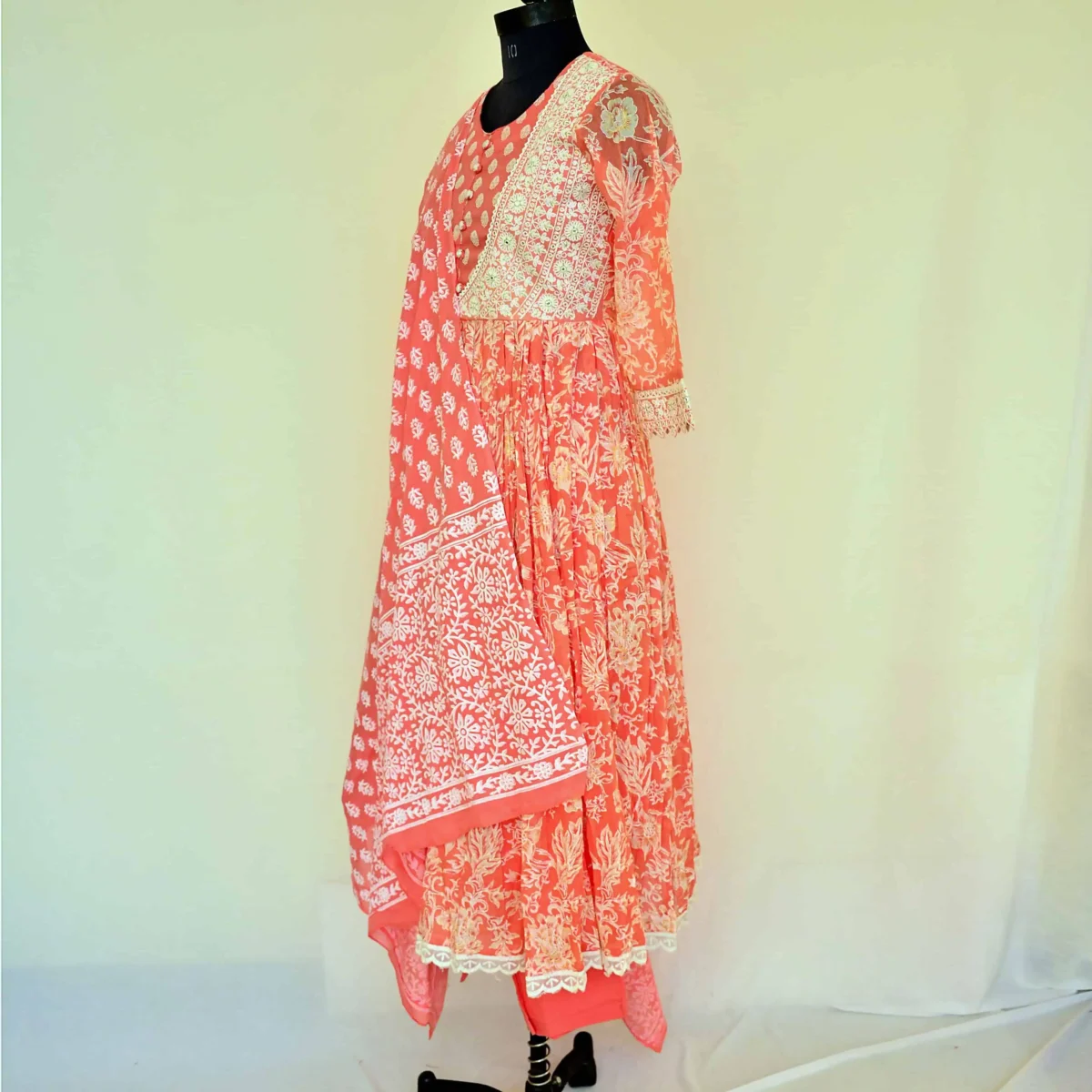 CraftEarth Ethnic Motifs Embroidered Anarkali Kurta with Pant & Dupatta K-D175 - Image 4
