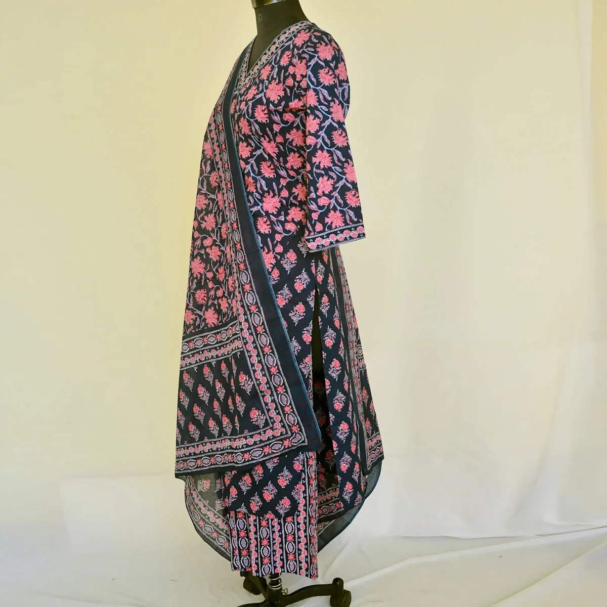 CraftEarth Women’s Navy Blue Cotton Pink floral Printed Suit Set with Dupatta K-D176 - Image 4