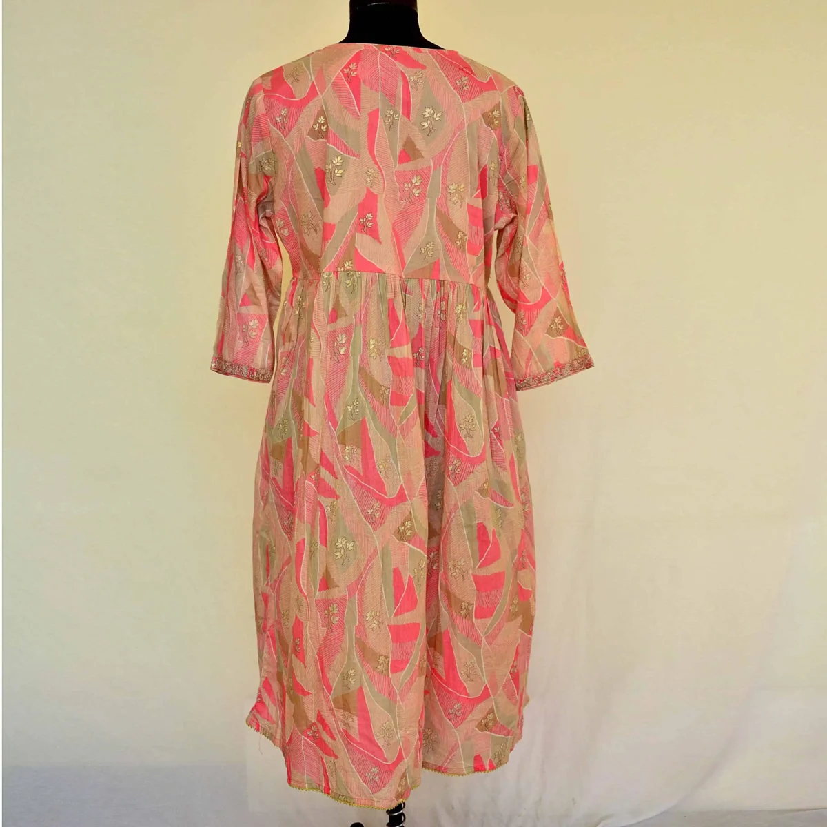 CraftEarth Elegant Floral Embroidered Anarkali Suit Sets with Dupatta K-D187 - Image 3